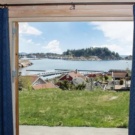 Stunning In Lindesnes With Kitchen