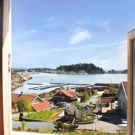 Semesterbostad Stunning In Lindesnes With Kitchen Svinoy