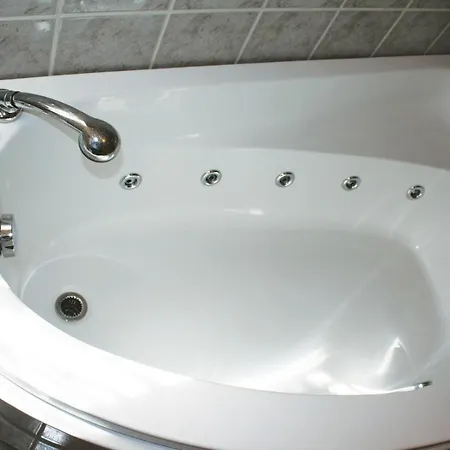 Stunning In Lindesnes With Kitchen Svinoy