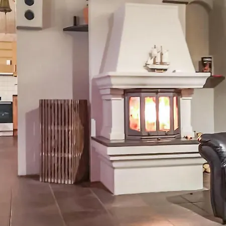 Stunning In Lindesnes With Kitchen Svinoy