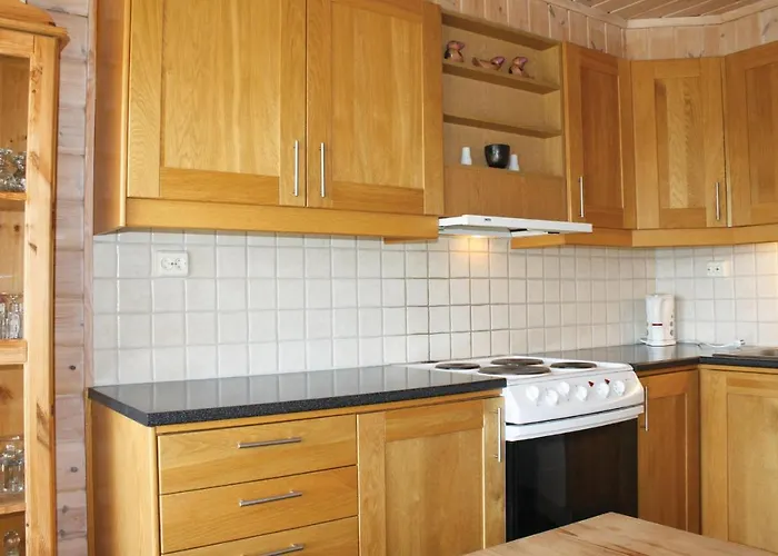 Stunning In Lindesnes With Kitchen 度假居