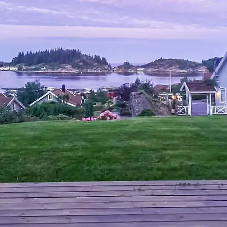 Dom wakacyjny Stunning In Lindesnes With Kitchen Svinoy
