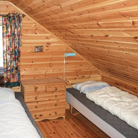 Stunning In Lindesnes With Kitchen * Svinoy
