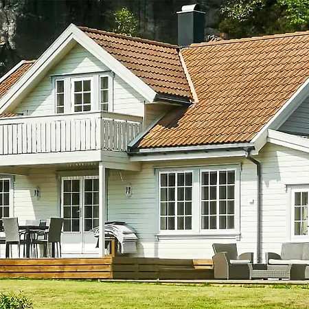 Stunning In Lindesnes With Kitchen Dom wakacyjny