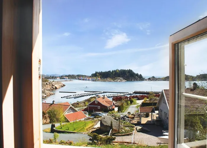 Dom wakacyjny Stunning In Lindesnes With Kitchen Svinoy