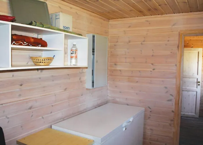 Stunning In Lindesnes With Kitchen *