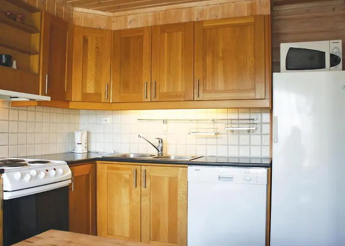 Stunning In Lindesnes With Kitchen