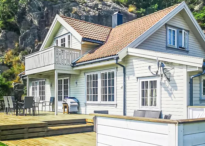 Dom wakacyjny Stunning In Lindesnes With Kitchen Svinoy